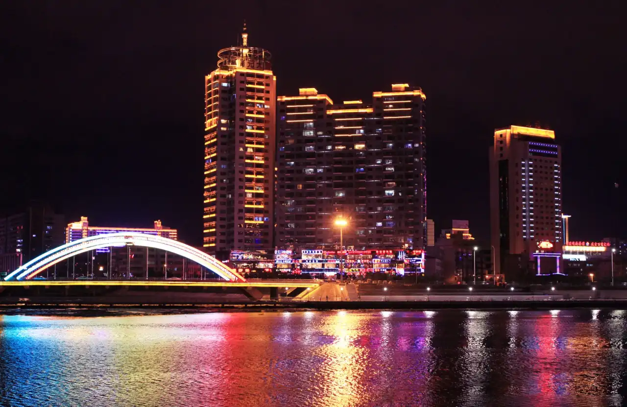 重庆道之源LED投光灯在市政工程中的选型与节能效果分析正文配图 1