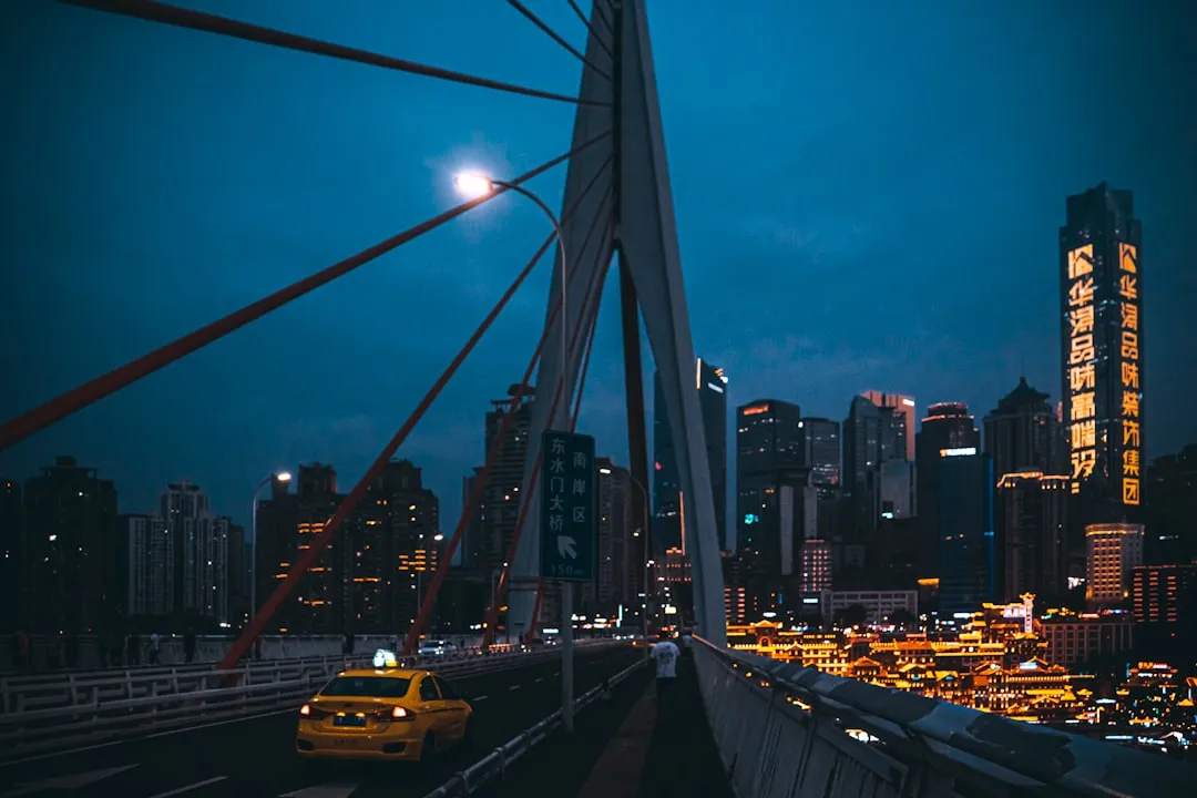 重庆市政道路LED路灯改造:节能降耗与照度提升的实践方案正文配图 1